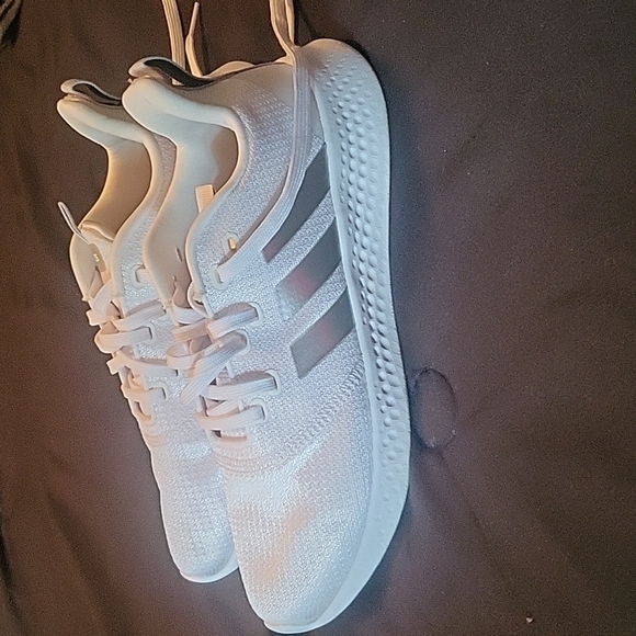 Adidas shoes - Picture 1 of 4